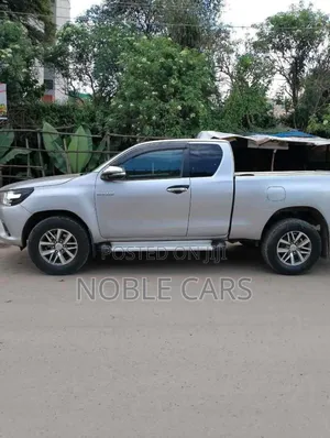 Toyota Land Cruiser 2019 Gold