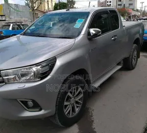 Toyota Land Cruiser 2019 Gold