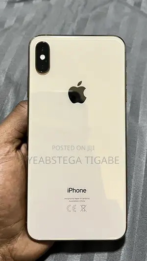 Photo - Apple iPhone XS Max 256 GB Gold