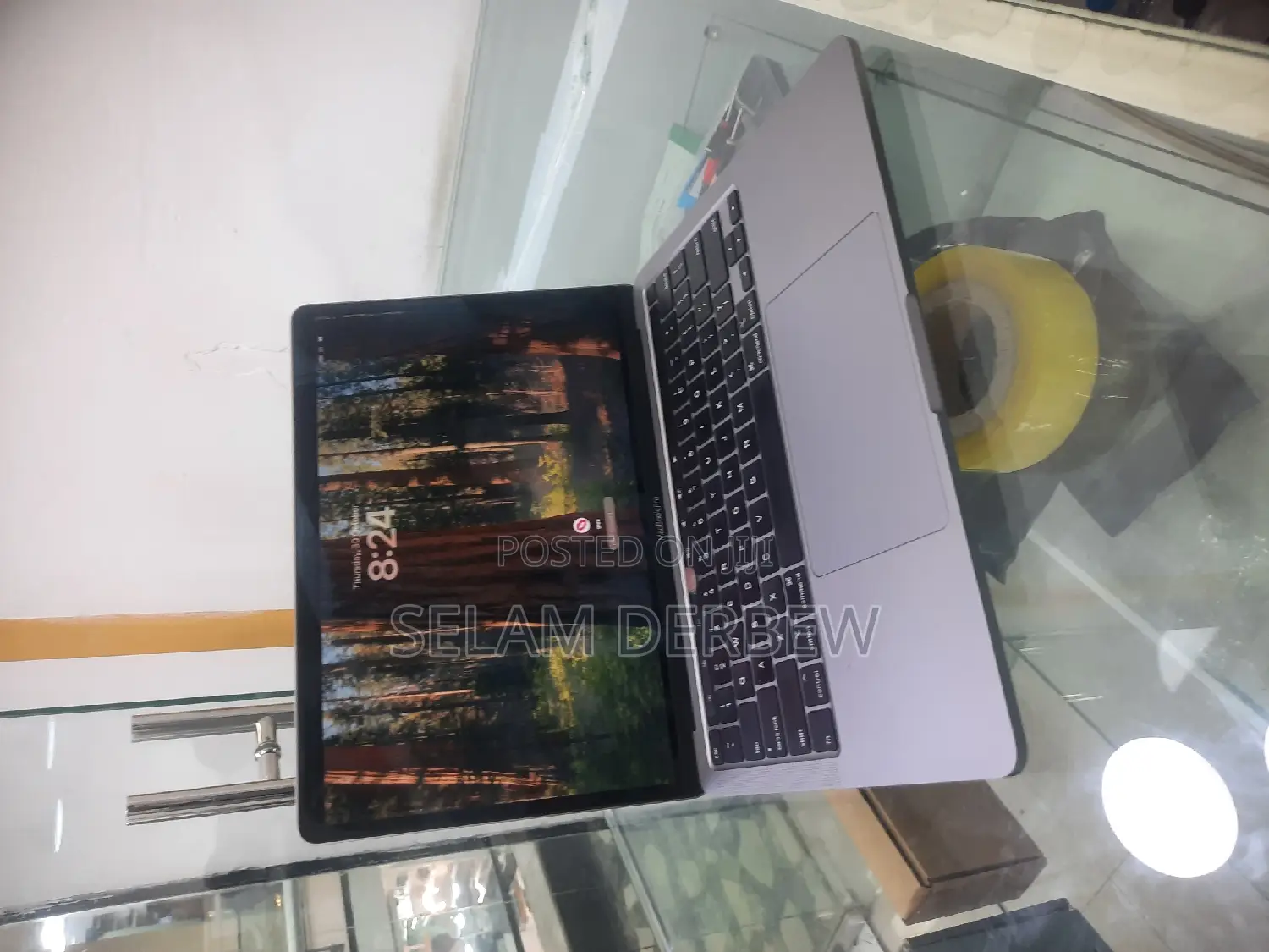 New Laptop Apple MacBook Pro 2020 8GB Intel Core I5 SSD 256GB