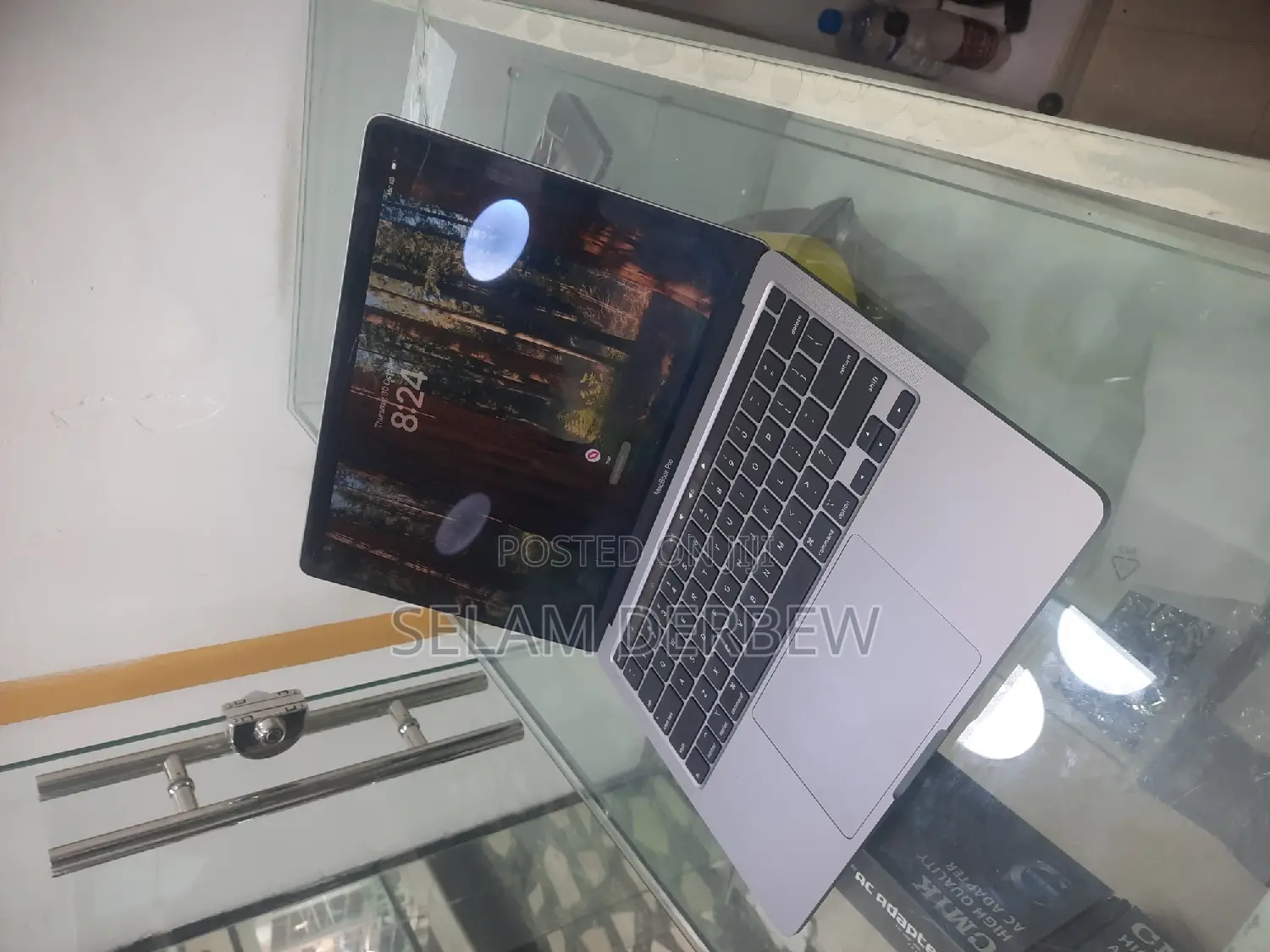 New Laptop Apple MacBook Pro 2020 8GB Intel Core I5 SSD 256GB