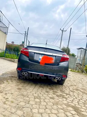 Toyota Yaris 2016 Gray