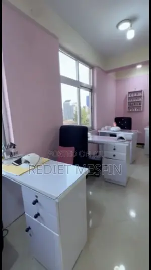 Make Up and Nail House Sale