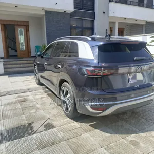 Volkswagen ID.6 2022 Blue