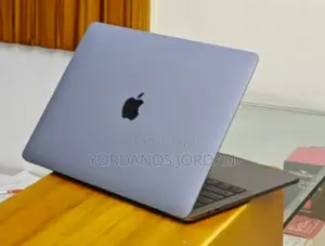 New Laptop Apple MacBook Pro 2019 16GB Intel Core I5 SSD 1T