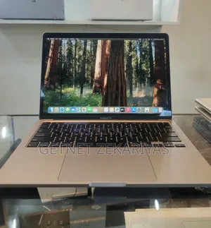 Photo - New Laptop Apple MacBook Pro 2020 8GB Intel Core I5 SSD 256GB