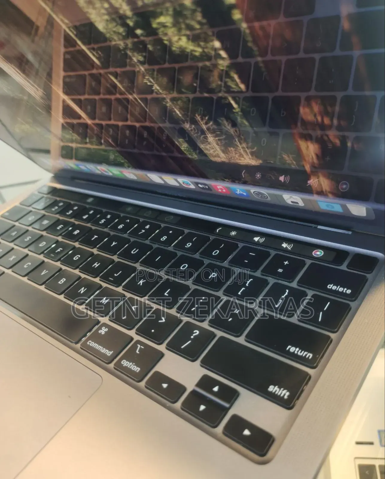 New Laptop Apple MacBook Pro 2020 8GB Intel Core I5 SSD 256GB