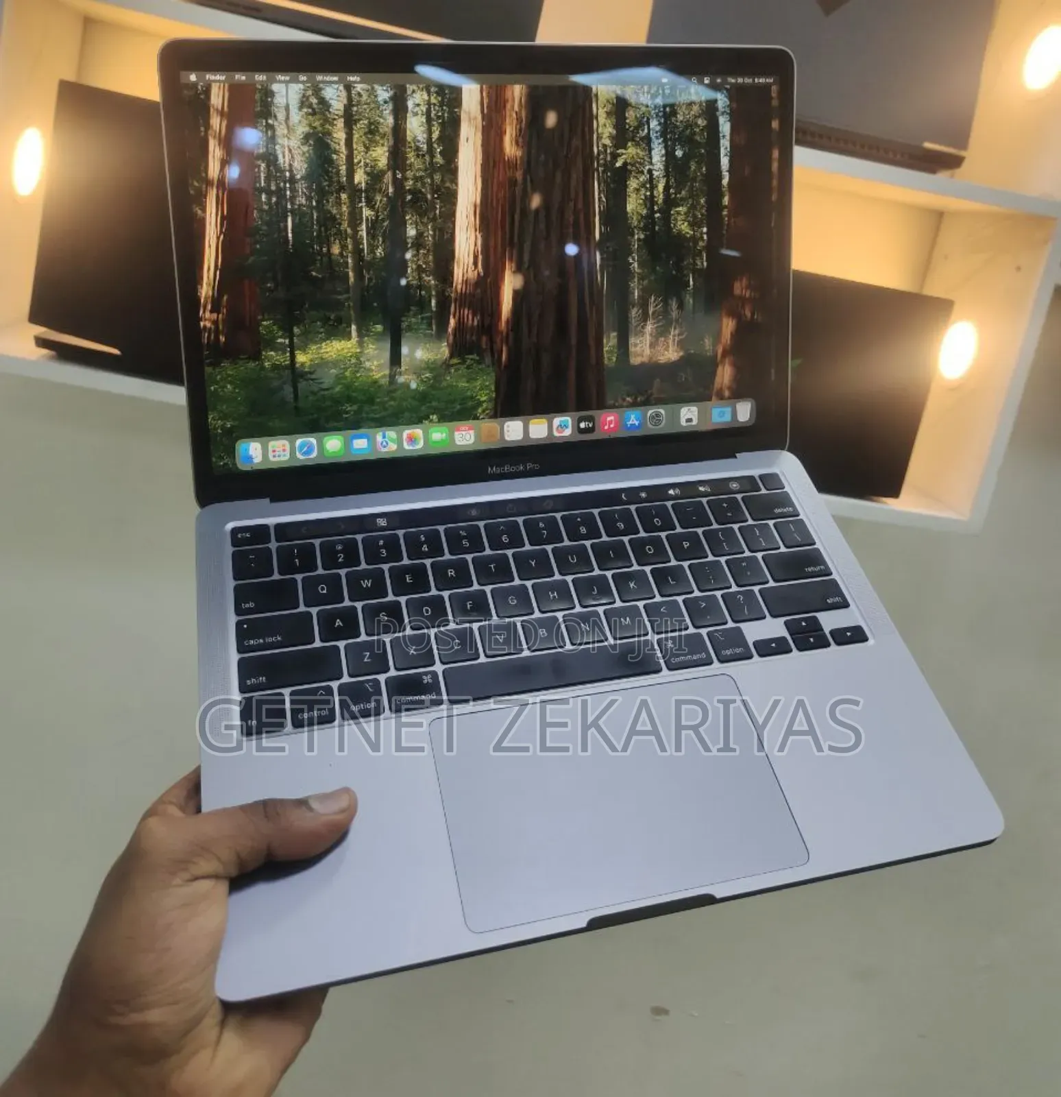 New Laptop Apple MacBook Pro 2020 8GB Intel Core I5 SSD 256GB