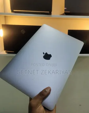 New Laptop Apple MacBook Pro 2020 8GB Intel Core I5 SSD 256GB