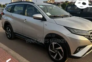 Toyota Rush 2022 Silver