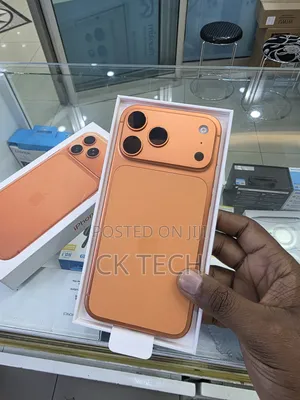 Photo - New Apple iPhone 17 Pro Max 256 GB Silver