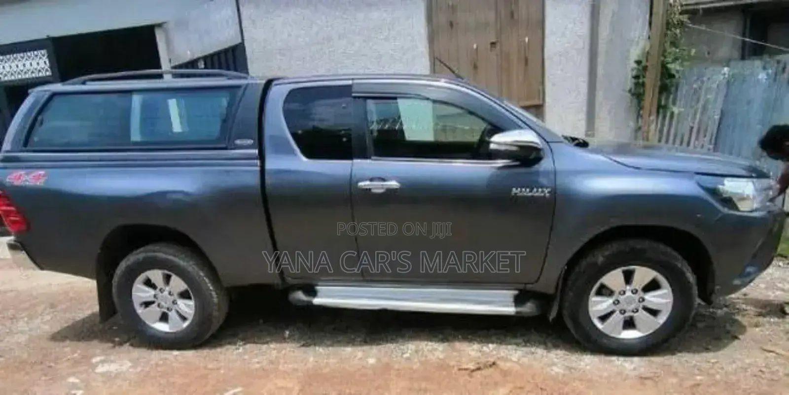 Toyota Hilux 2017 Gray