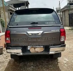 Toyota Hilux 2017 Gray