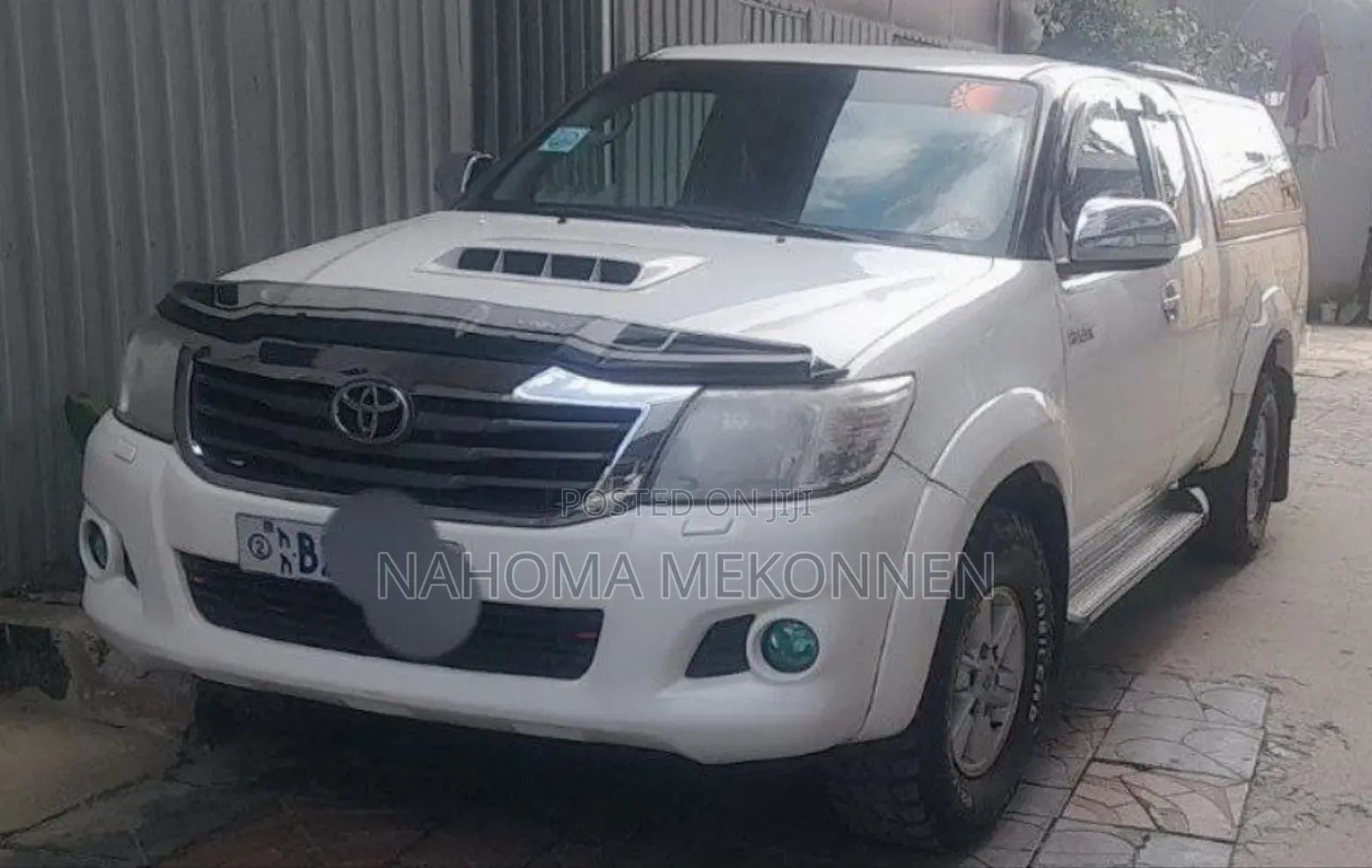 Toyota Hilux 2012 White