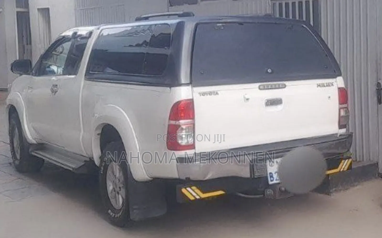 Toyota Hilux 2012 White