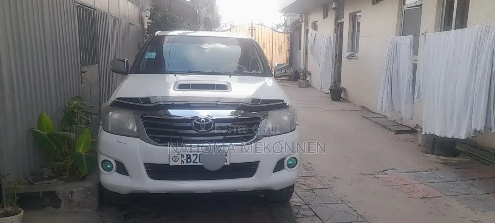 Toyota Hilux 2012 White