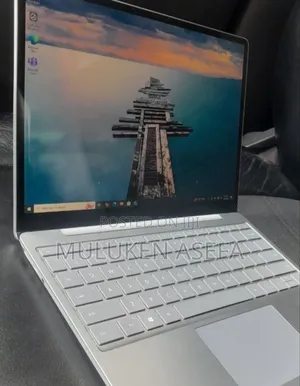 New Laptop Microsoft Surface 4GB Intel Core I5 SSD 256GB