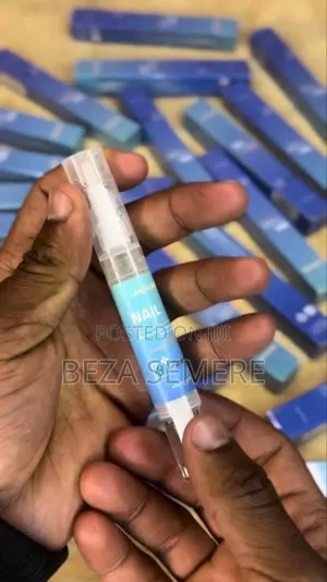 የተበላሸ ጥፍርን ወደ ተፈጥሮ ቦታው የሚመልስ Lanthome Nail Repair