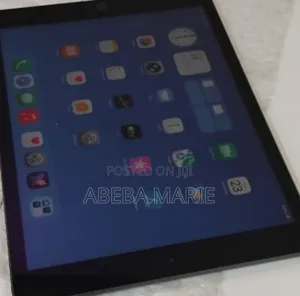 Photo - New Apple iPad 10.2 (2020) Wi-Fi 128 GB