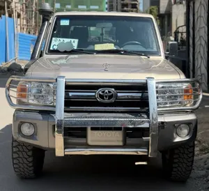 Photo - Toyota Land Cruiser 2016 Brown