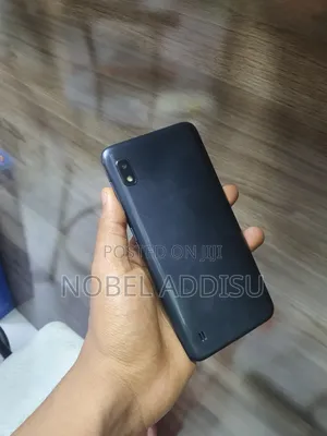 Photo - New Samsung A10 32 GB Black