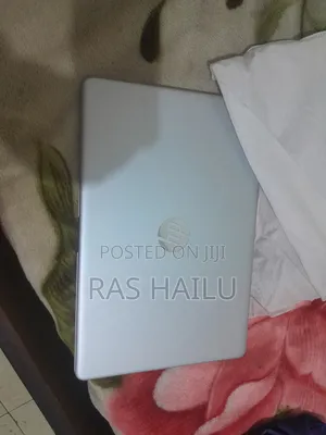 Laptop HP 15-dy2075tg 8GB Intel Core i3 HDD 500GB