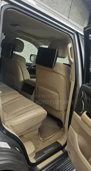 Lexus LX 2016 Silver