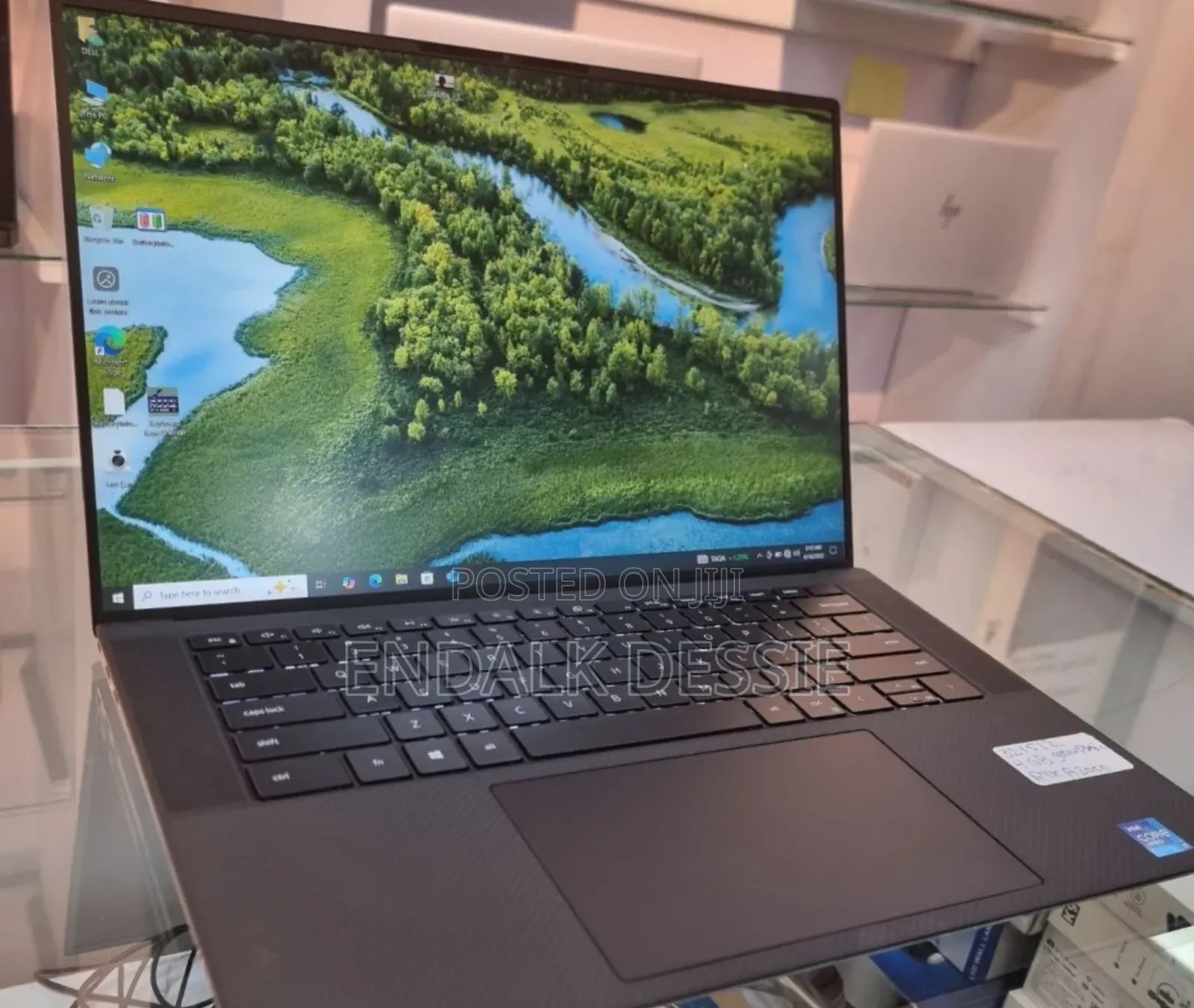 New Laptop Dell Precision 5570 16GB Intel Core I7 SSD 512GB