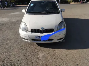 Toyota Vitz 2004 White
