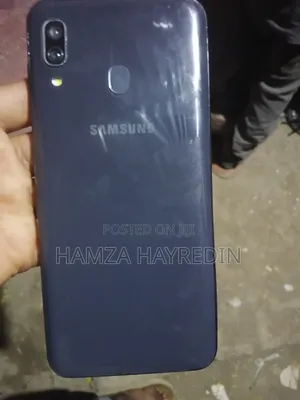 Samsung Galaxy A30 64 GB Black