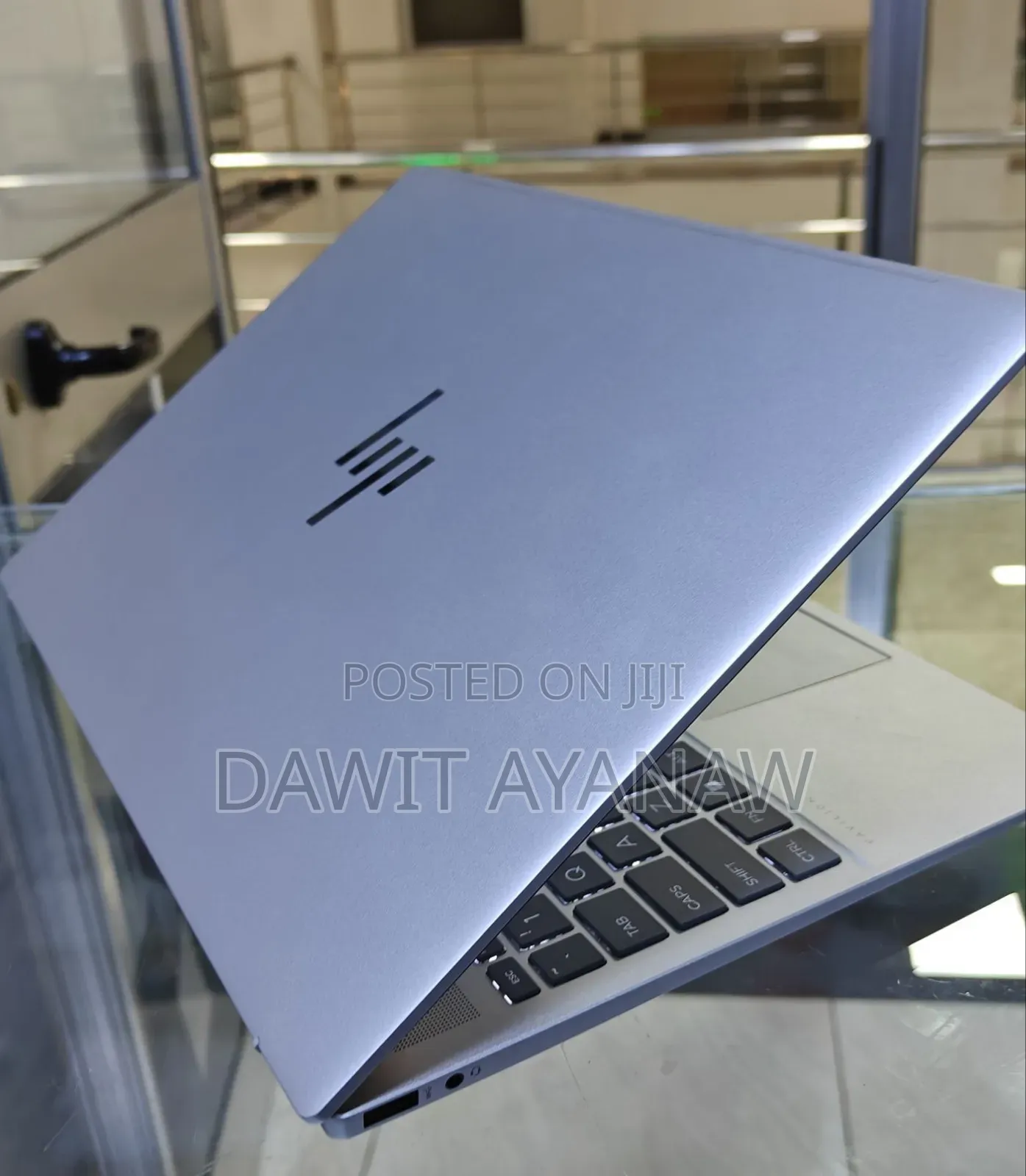 New Laptop Dell Inspiron 16 5620 16GB Intel Core i7 SSD 512GB