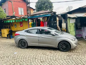 Hyundai Avante 2012 Silver