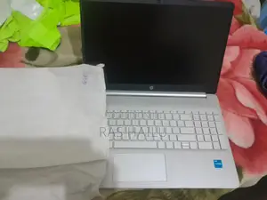 Laptop HP 15-dy2075tg 8GB Intel Core i3 HDD 500GB