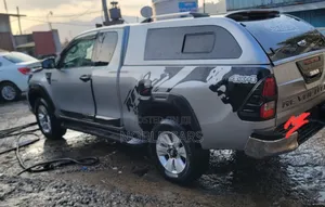 Toyota Hilux 2019 Silver