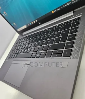 New Laptop HP ZBook Firefly G8 16GB Intel Core I7 SSD 1T