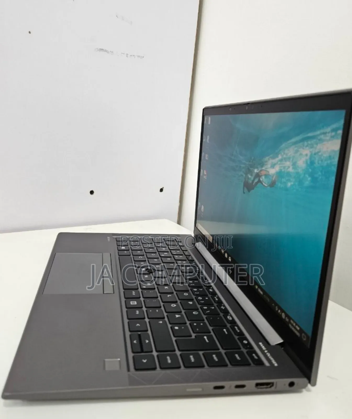 New Laptop HP ZBook Firefly G8 16GB Intel Core I7 SSD 1T