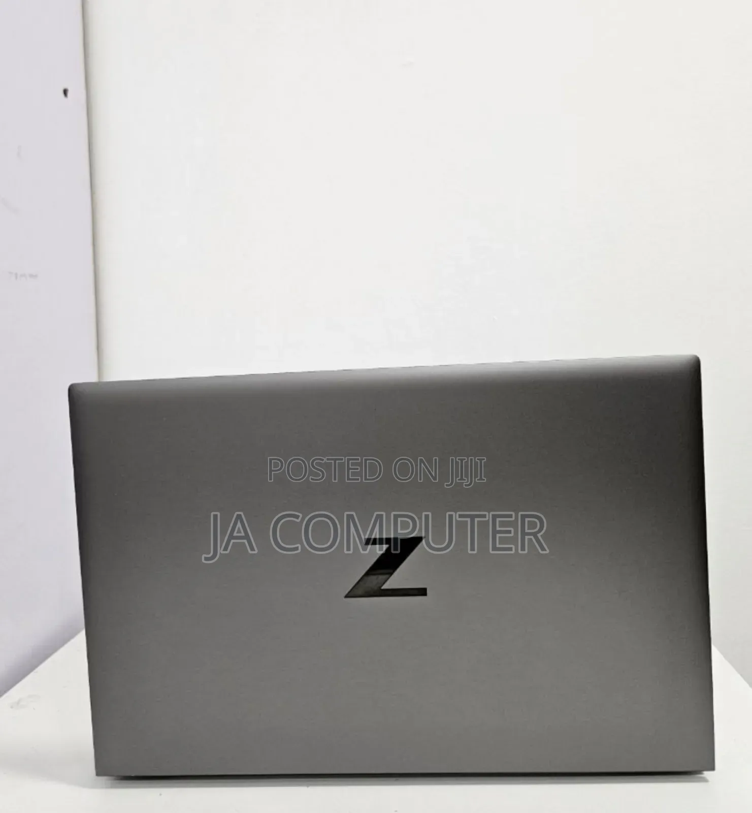 New Laptop HP ZBook Firefly G8 16GB Intel Core I7 SSD 1T