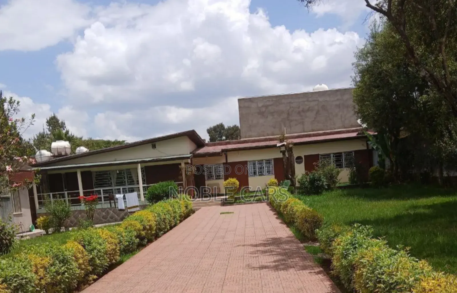 6bdrm House in Woson, Yeka for sale