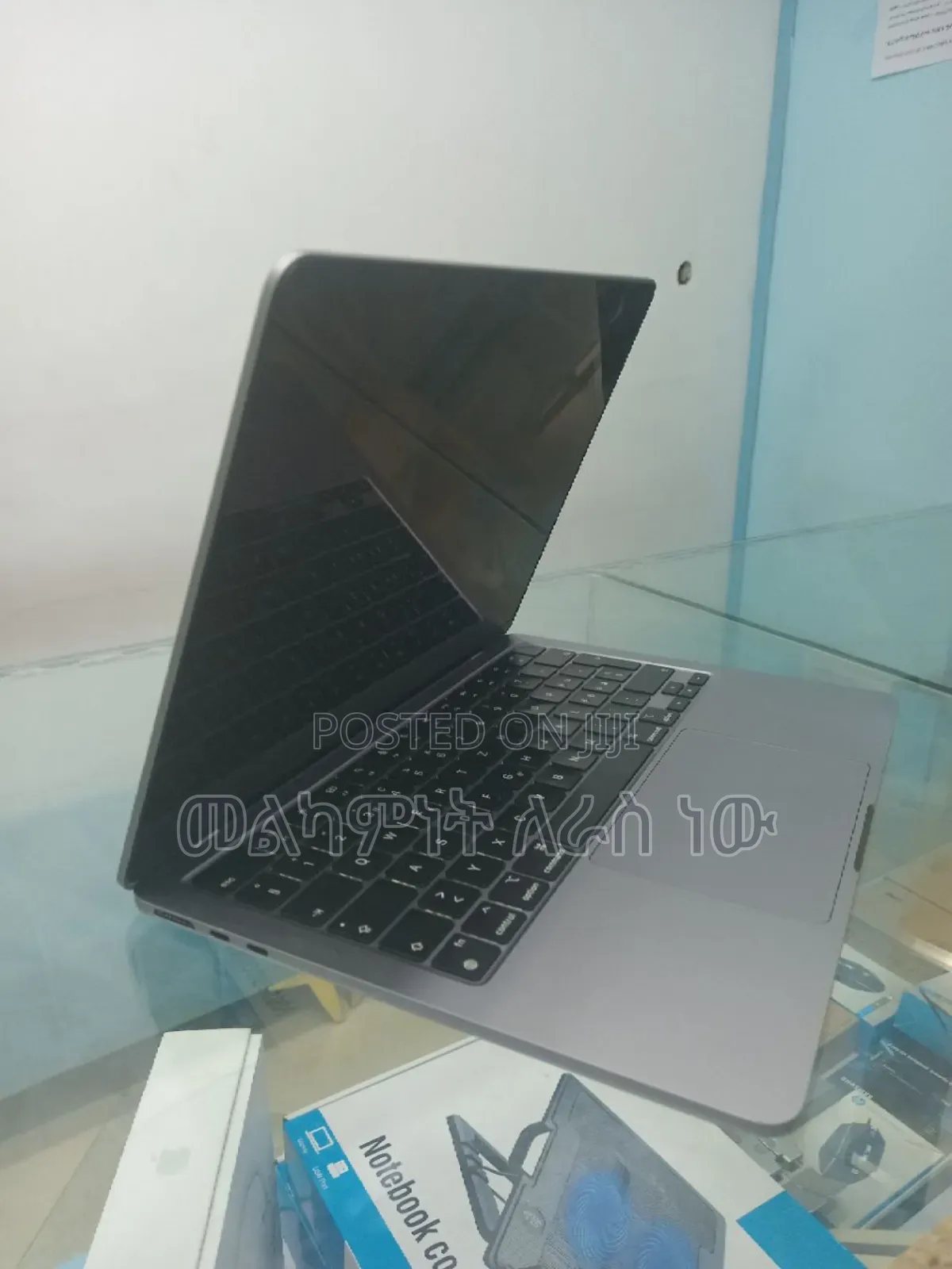 New Laptop Apple MacBook Air 2023 M2 8GB Apple M2 SSD 256GB