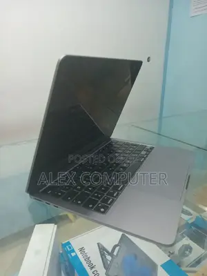 New Laptop Apple MacBook Air 2023 M2 8GB Apple M2 SSD 256GB