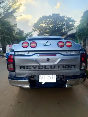 Toyota Hilux Revo Double Cab Deisel 2.4 AWD 2021 Silver