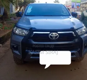 Toyota Hilux Revo Double Cab Deisel 2.4 AWD 2021 Silver