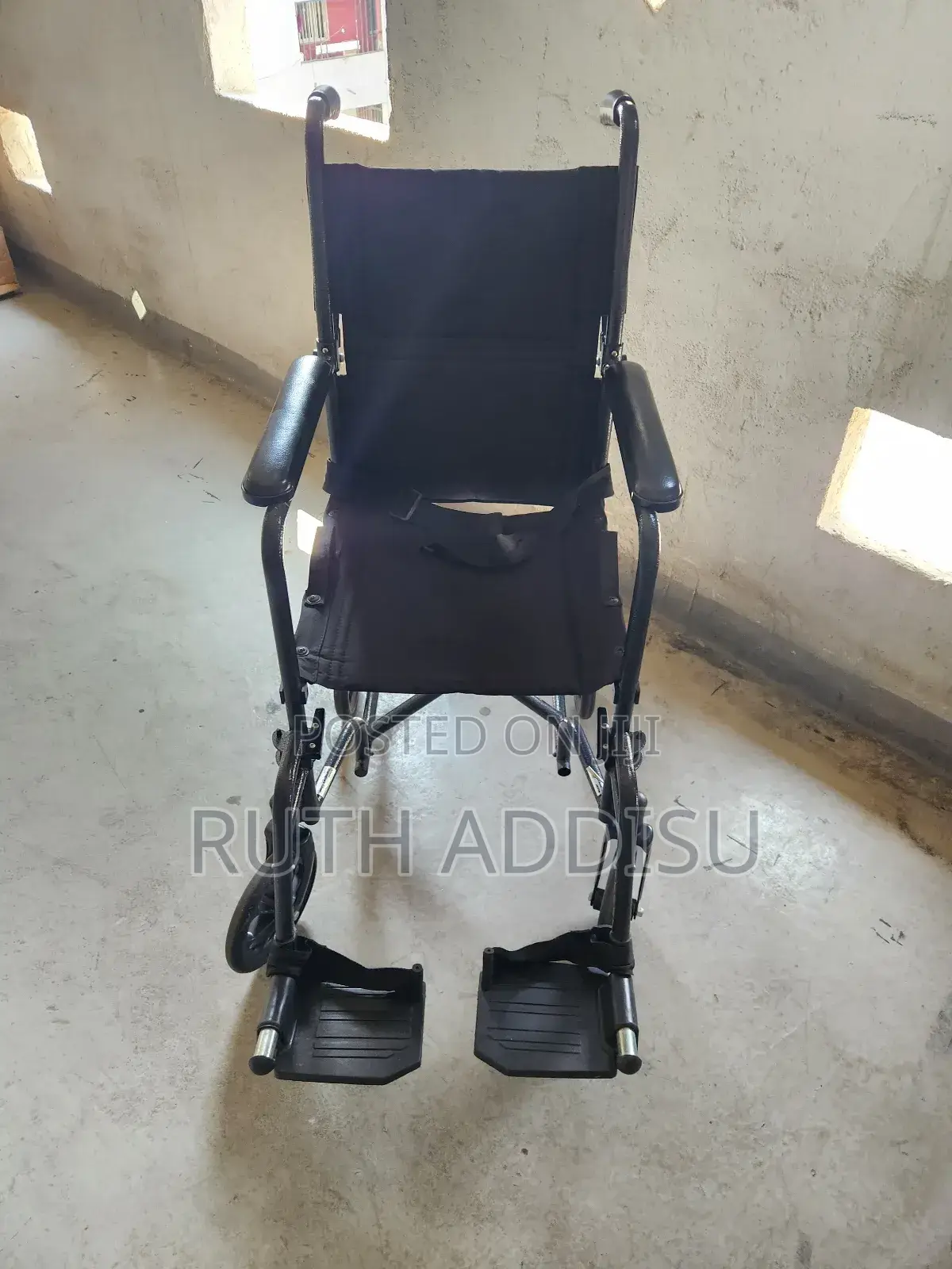 Foldable Medical Wheelchair鳵了heavy Duty Can Carry 150kg Wheelchair
