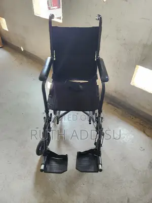 Foldable Medical Wheelchair鳵了heavy Duty Can Carry 150kg Wheelchair