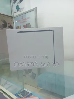 New Laptop Apple MacBook Air 2025 M4 13-Inch 16GB Apple M4 SSD 256GB