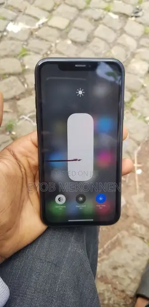 Photo - Apple XR 64 GB Black