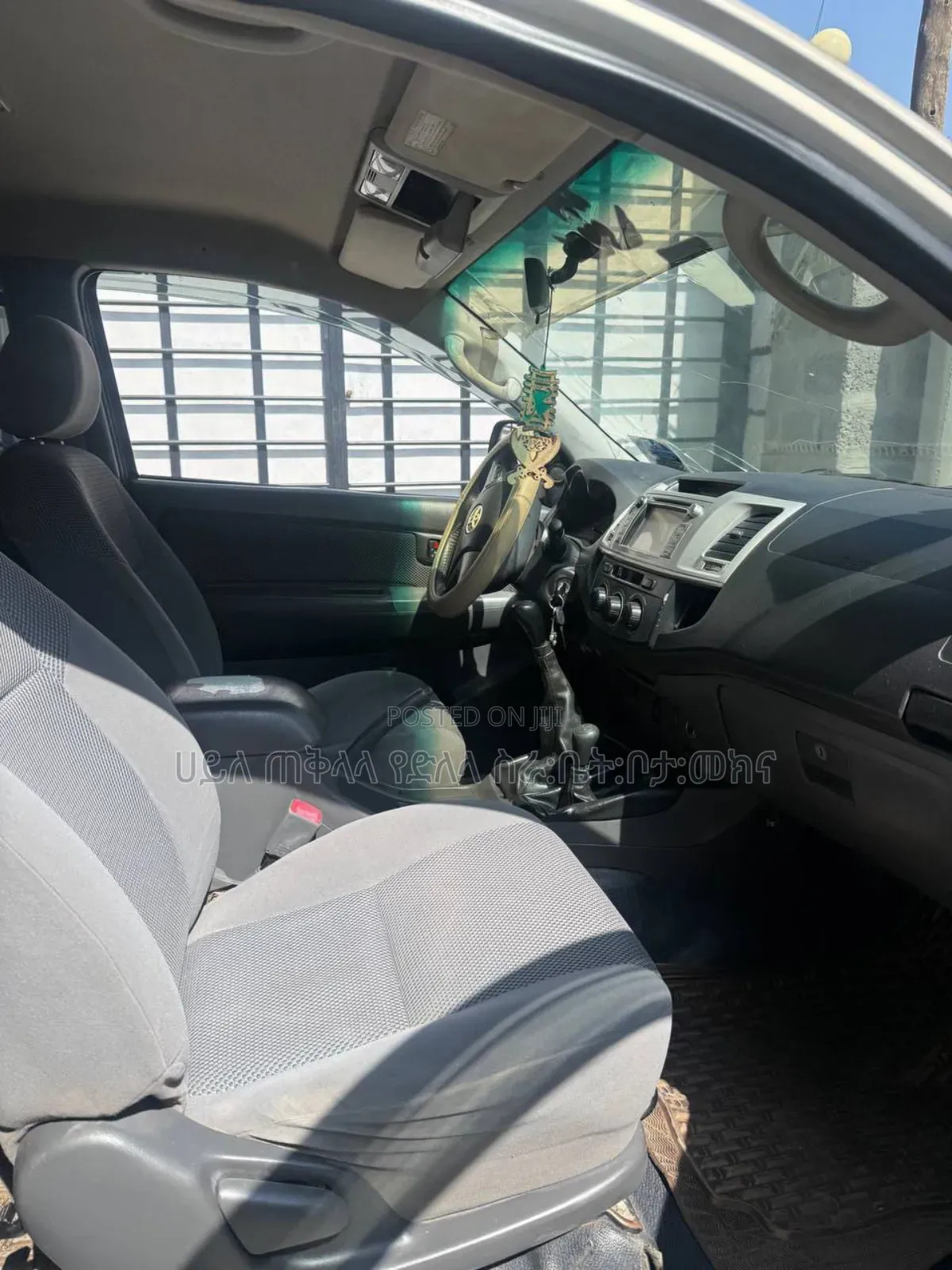 Toyota Hilux 2012 Gold