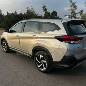 Toyota Rush 2023 Silver