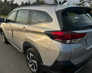 Toyota Rush 2023 Silver