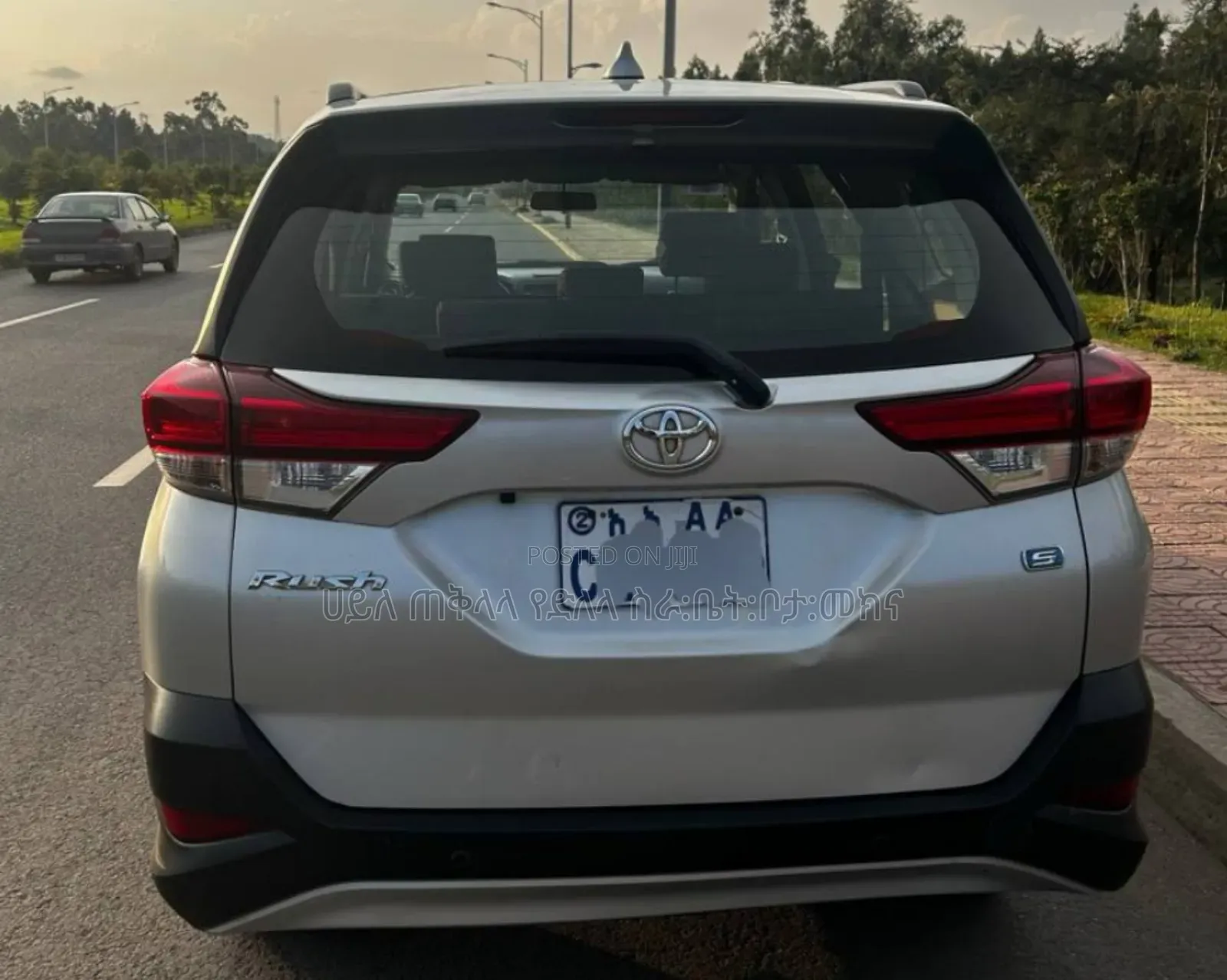 Toyota Rush 2023 Silver